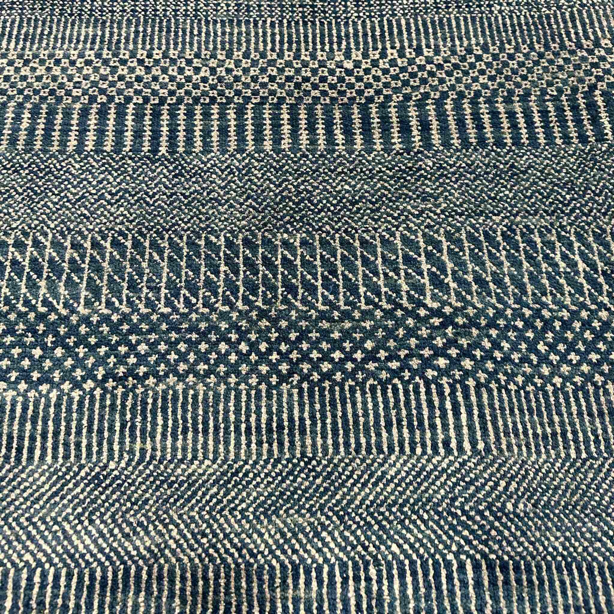 Indian 7'10" x 10' Modern Transitional Wool Rug